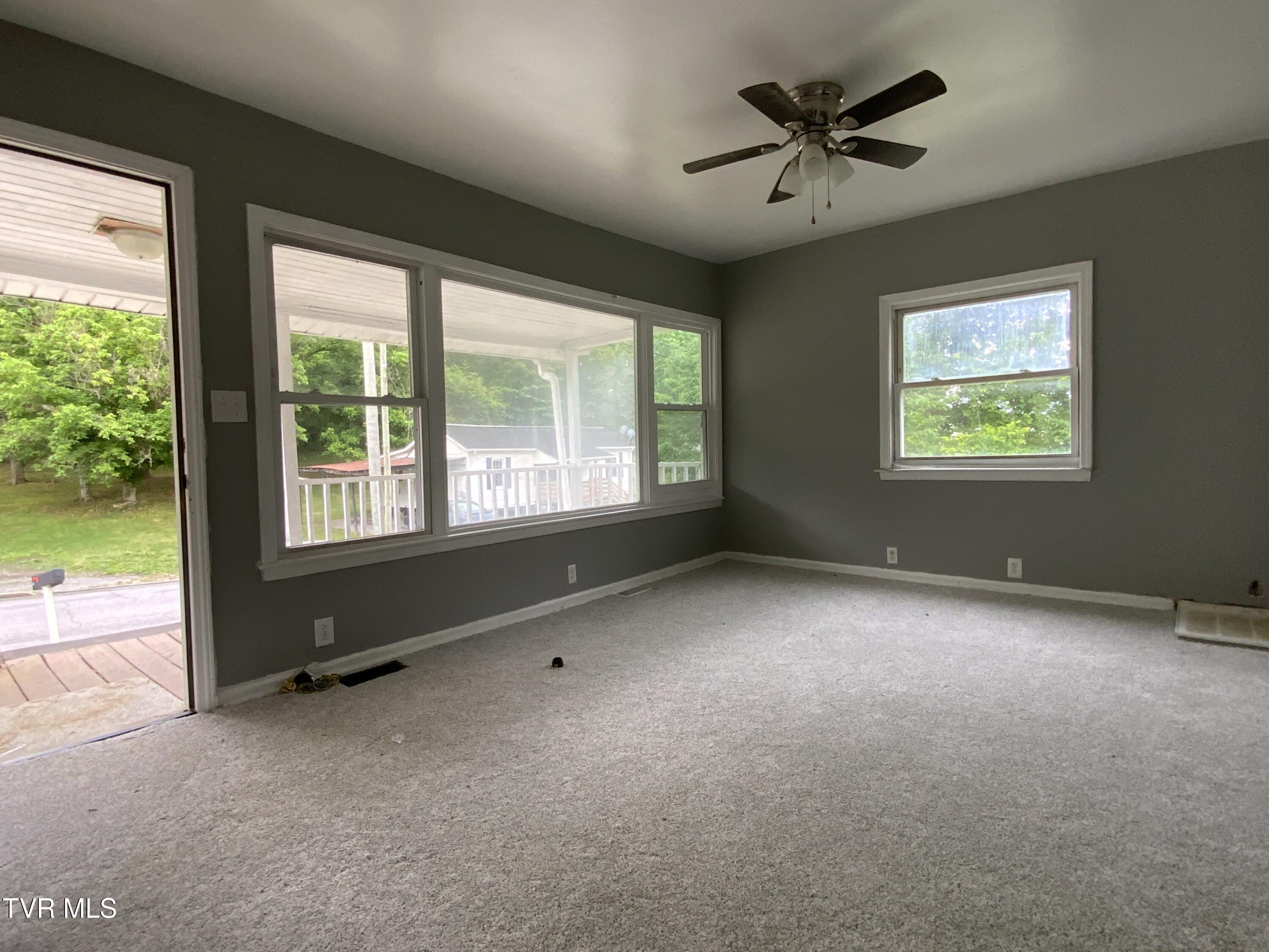 211 Locust Street, Unit 211 Greeneville, TN 37745 - Photo 7 of 20 IMG_3610
