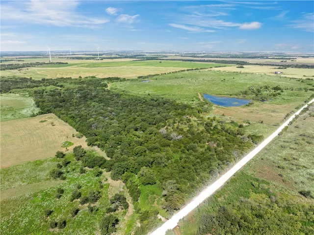 $285,000 | 295 HCR 3240, Mount Calm, TX 76673