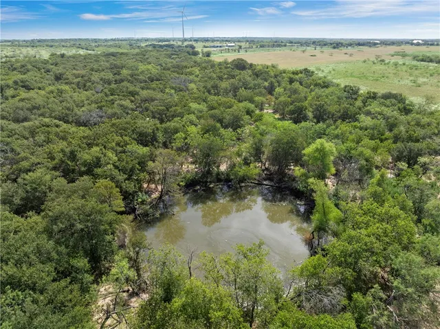 $285,000 | 295 HCR 3240, Mount Calm, TX 76673