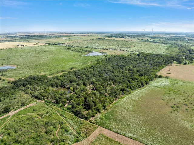 $285,000 | 295 HCR 3240, Mount Calm, TX 76673