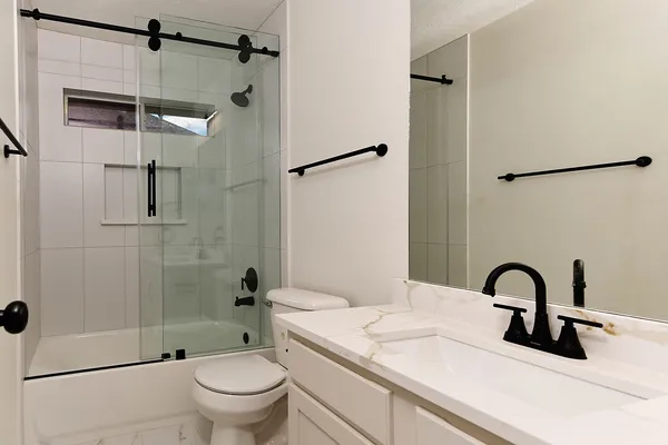 $3,500 | 122 South Abram Circle, The Woodlands, TX 77382