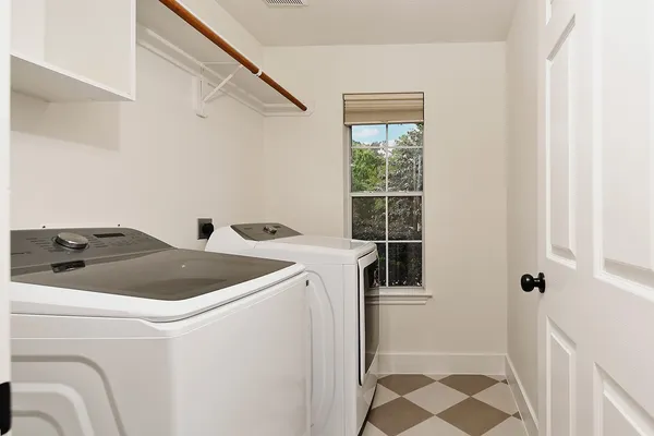 $3,500 | 122 South Abram Circle, The Woodlands, TX 77382