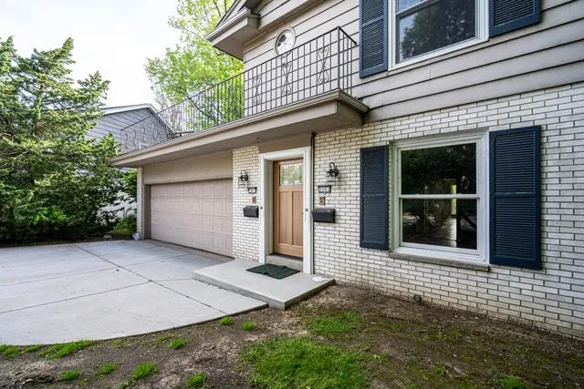 $2,995 | 3061 East Newport Court, Milwaukee, WI 53211