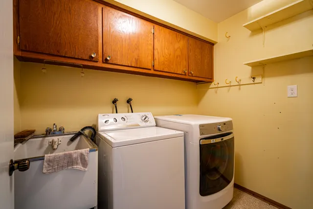 $2,995 | 3061 East Newport Court, Milwaukee, WI 53211