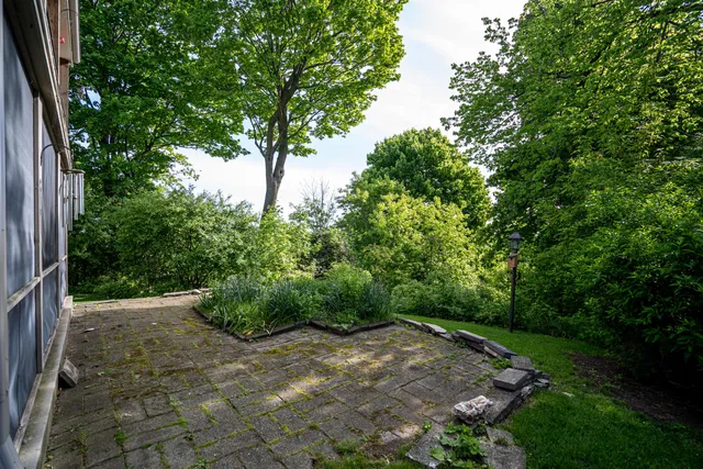 $2,995 | 3061 East Newport Court, Milwaukee, WI 53211