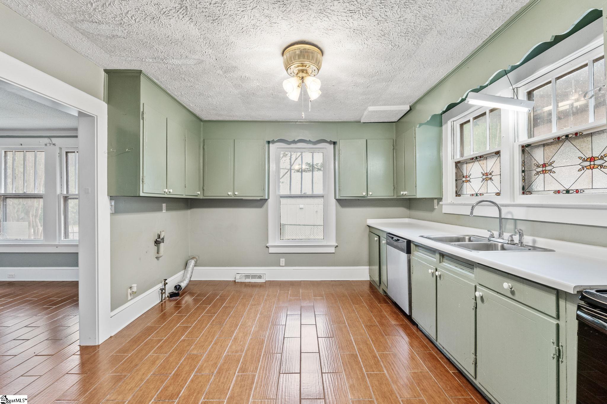 303 Front Street Easley, SC 29640 - Photo 20 of 28