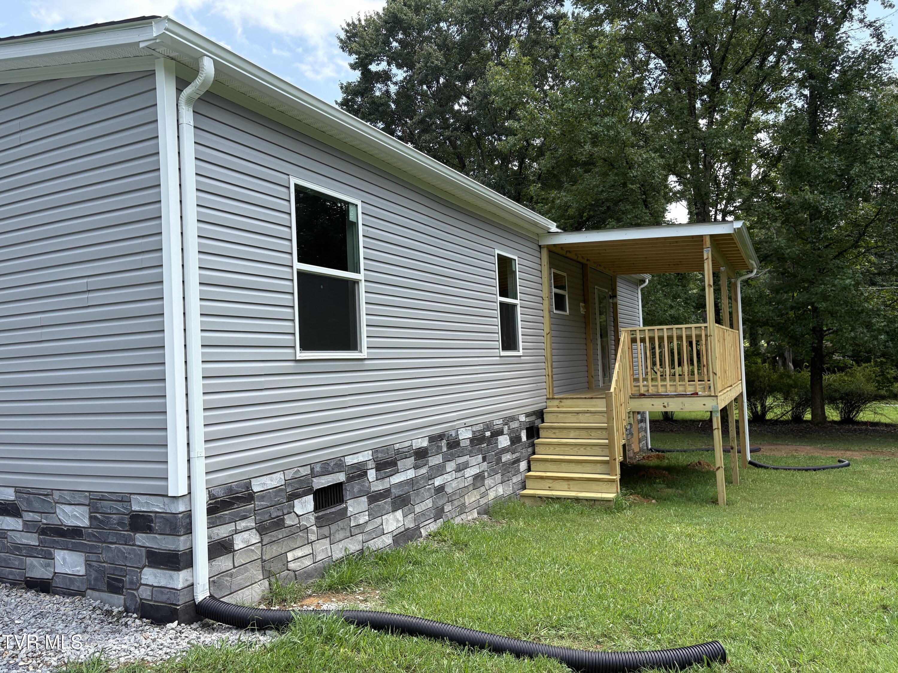 2865 Devault Bridge Road Piney Flats, TN 37686 - Photo 10 of 72 IMG_9818