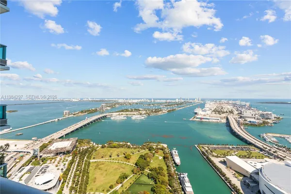 $1,320,000 | 900 Biscayne Boulevard, Unit 5602, Miami, FL 33132