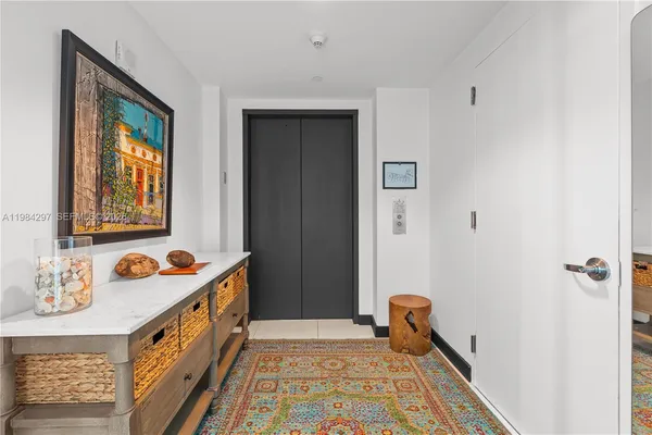 $1,320,000 | 900 Biscayne Boulevard, Unit 5602, Miami, FL 33132