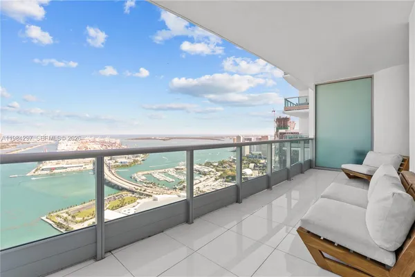 $1,320,000 | 900 Biscayne Boulevard, Unit 5602, Miami, FL 33132