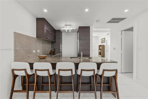 $1,320,000 | 900 Biscayne Boulevard, Unit 5602, Miami, FL 33132