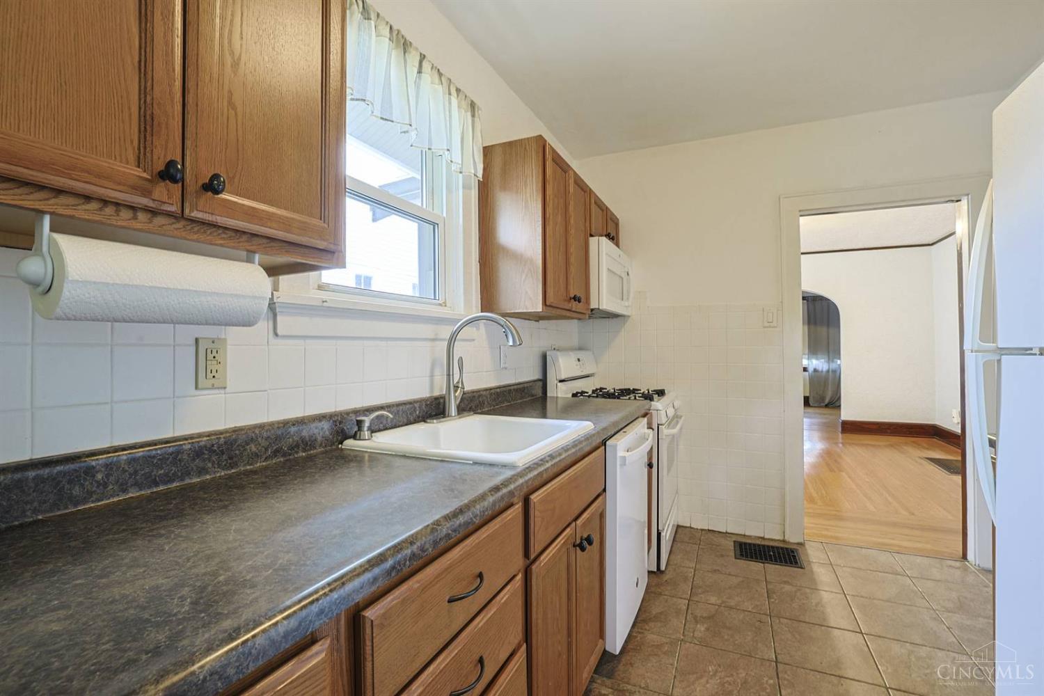 5719 Lester Road Cincinnati, OH 45213 - Photo 15 of 29