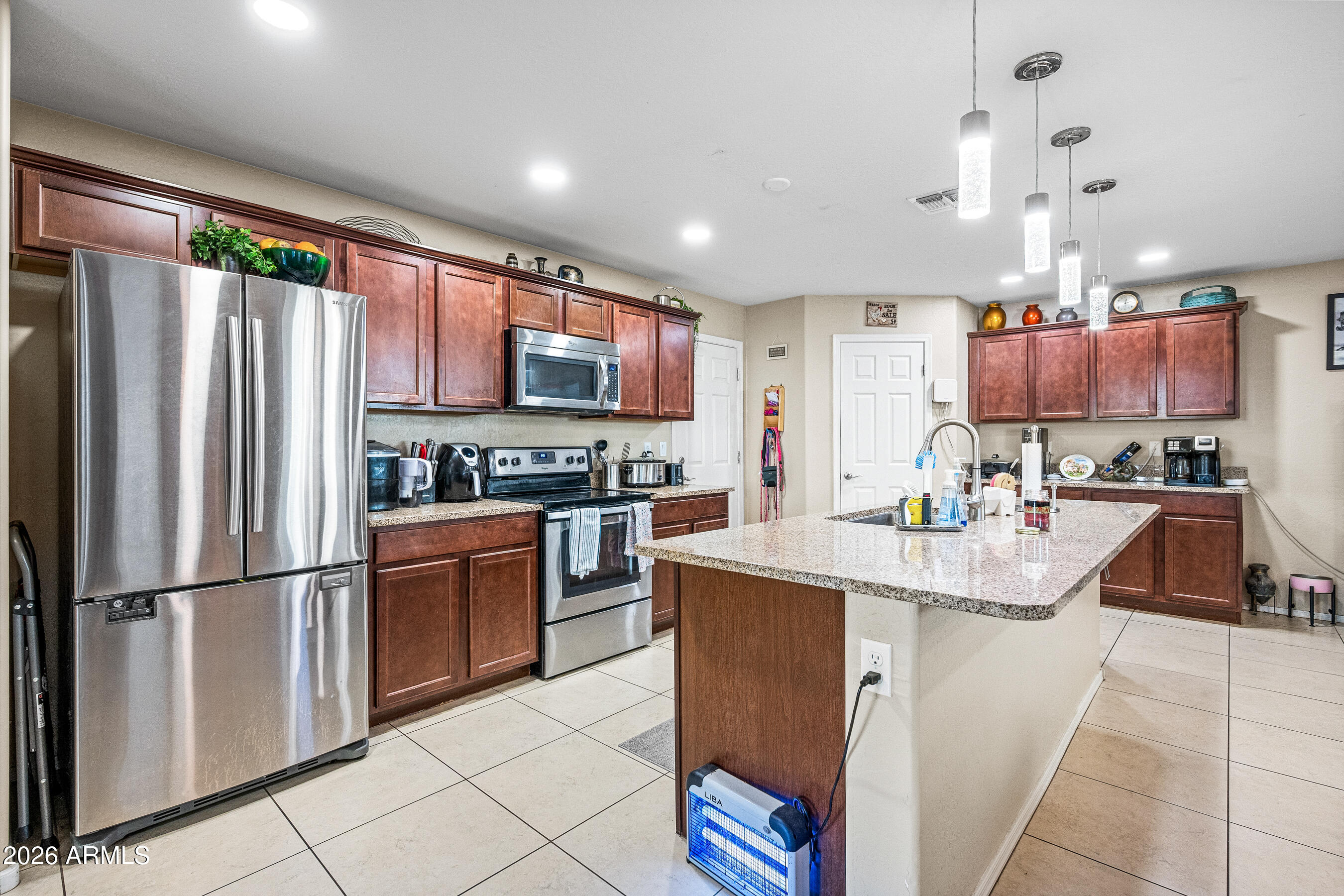 867 South Swallow Lane Gilbert, AZ 85296 - Photo 3 of 23 Kitchen