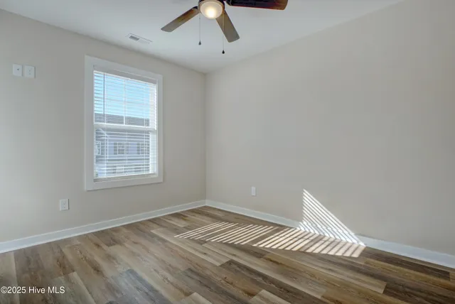 $1,775 | 607 Windsurfing Lane, Sneads Ferry, NC 28460