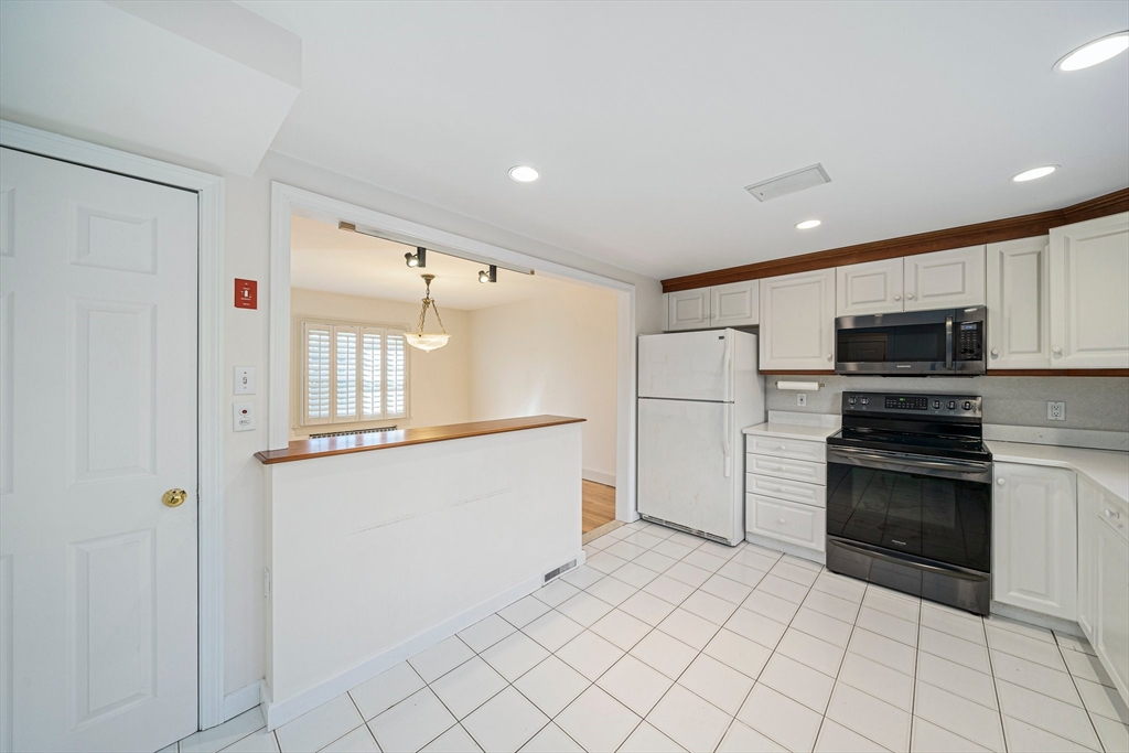 93 Lincoln Road Medford, MA 02155 - Photo 8 of 32