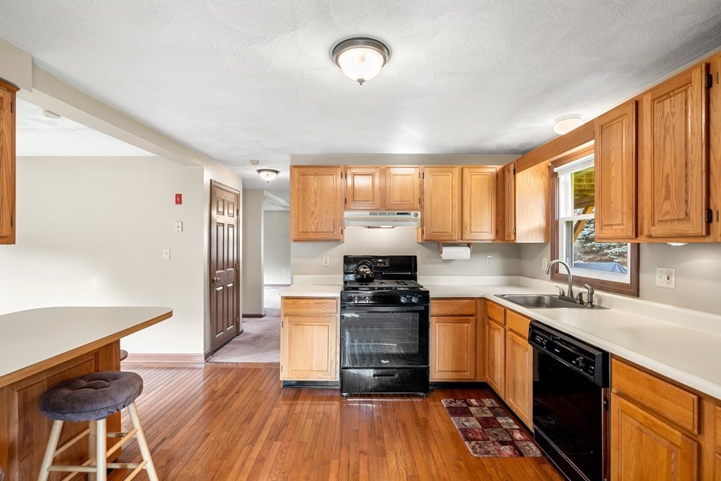 1 North Martin Road Amesbury, MA 01913 - Photo 5 of 31 Gallery Image 5