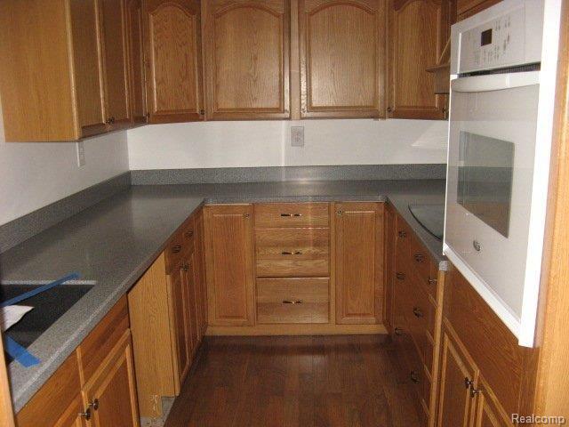 1433 Lake Nepessing Road Lapeer, MI 48446 - Photo 3 of 10 9 Kitchen