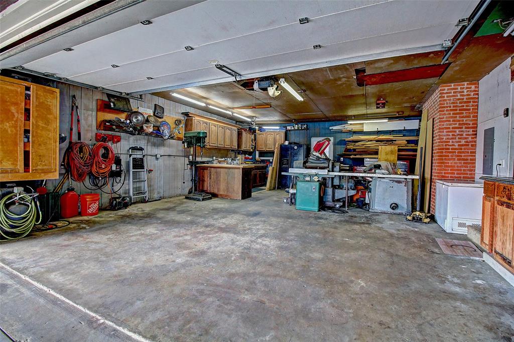 3615 Fritz Lane Corinth, TX 76208 - Photo 33 of 33 Garage + workshop