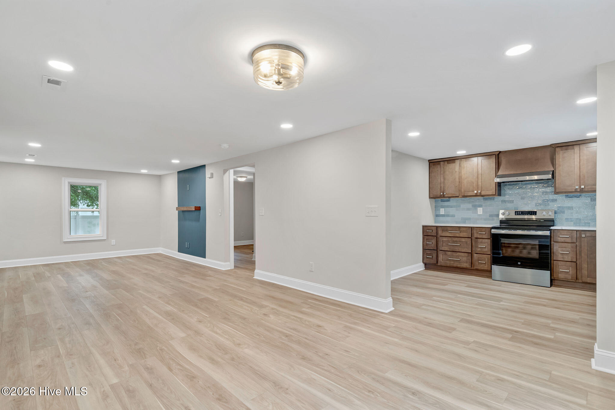 615 South Raleigh Street Wallace, NC 28466 - Photo 9 of 34 Gallery Image 9