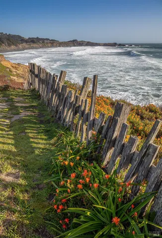 $525,000 | 42460 Leeward Road, The Sea Ranch, CA 95497
