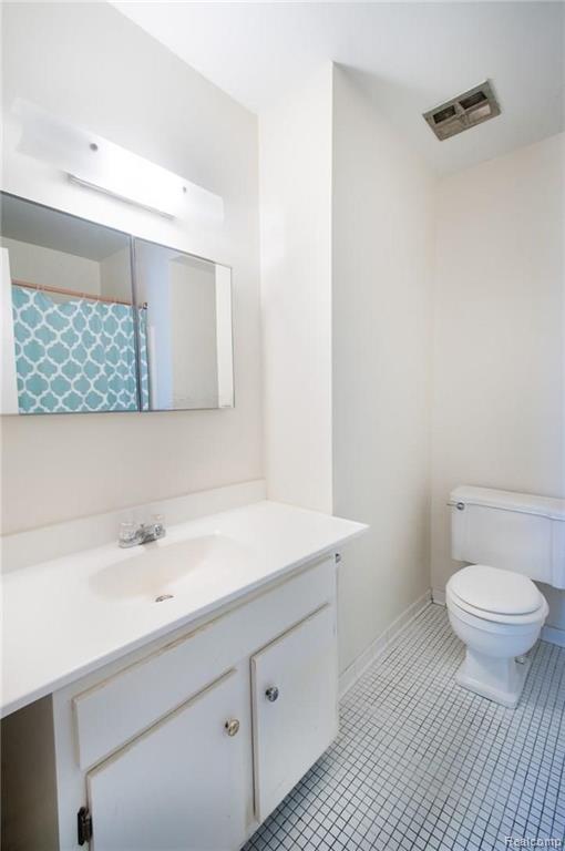 513 East University Drive, Unit 703 Rochester, MI 48307 - Photo 16 of 23