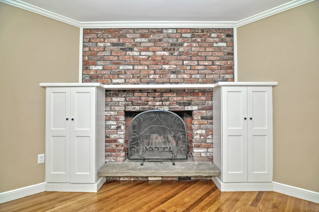 65 Page Brook Road Carlisle, MA 01741 - Photo 11 of 29 Gallery Image 11