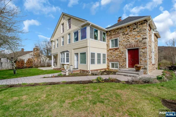 $589,000 | 48 Willever Lake Road, Oxford, NJ 07863