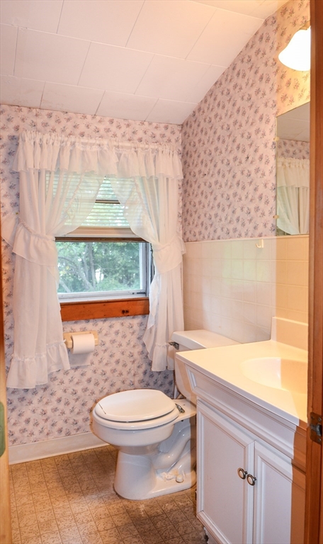 240 Gates Pond Road Berlin, MA 01503 - Photo 20 of 30