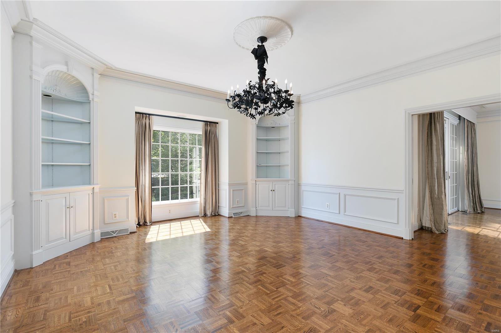 9 Woodbridge Manor Road St. Louis, MO 63141 - Photo 14 of 28 Gallery Image 14