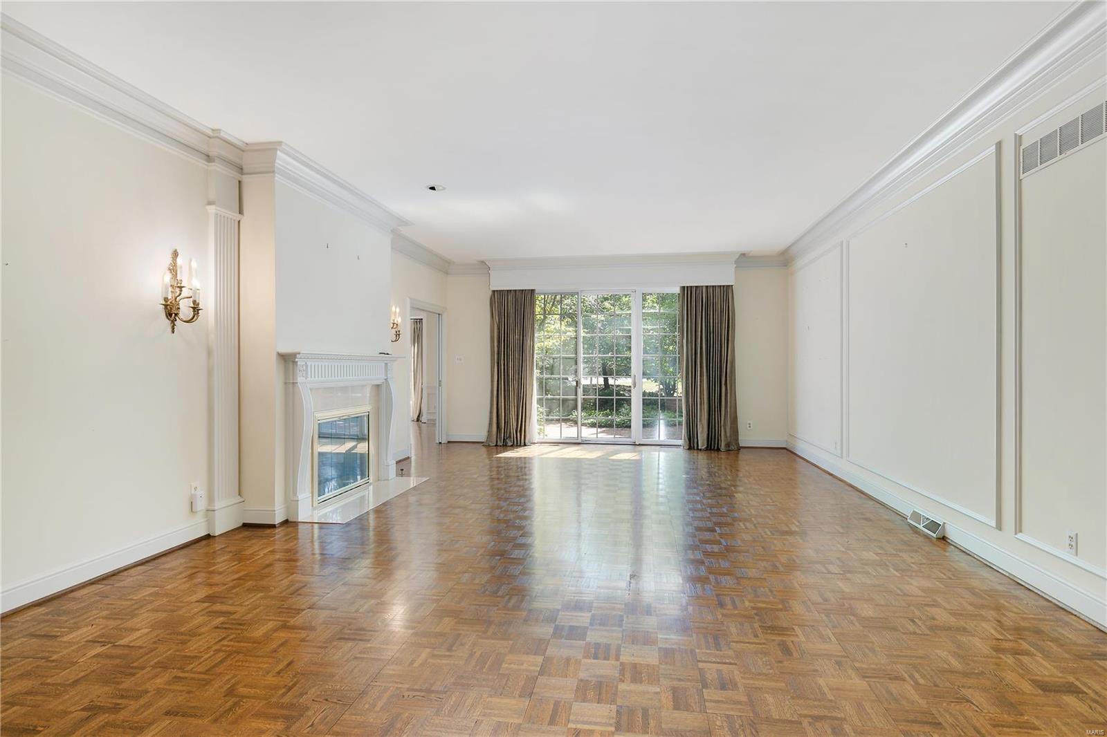 9 Woodbridge Manor Road St. Louis, MO 63141 - Photo 7 of 28 Gallery Image 7