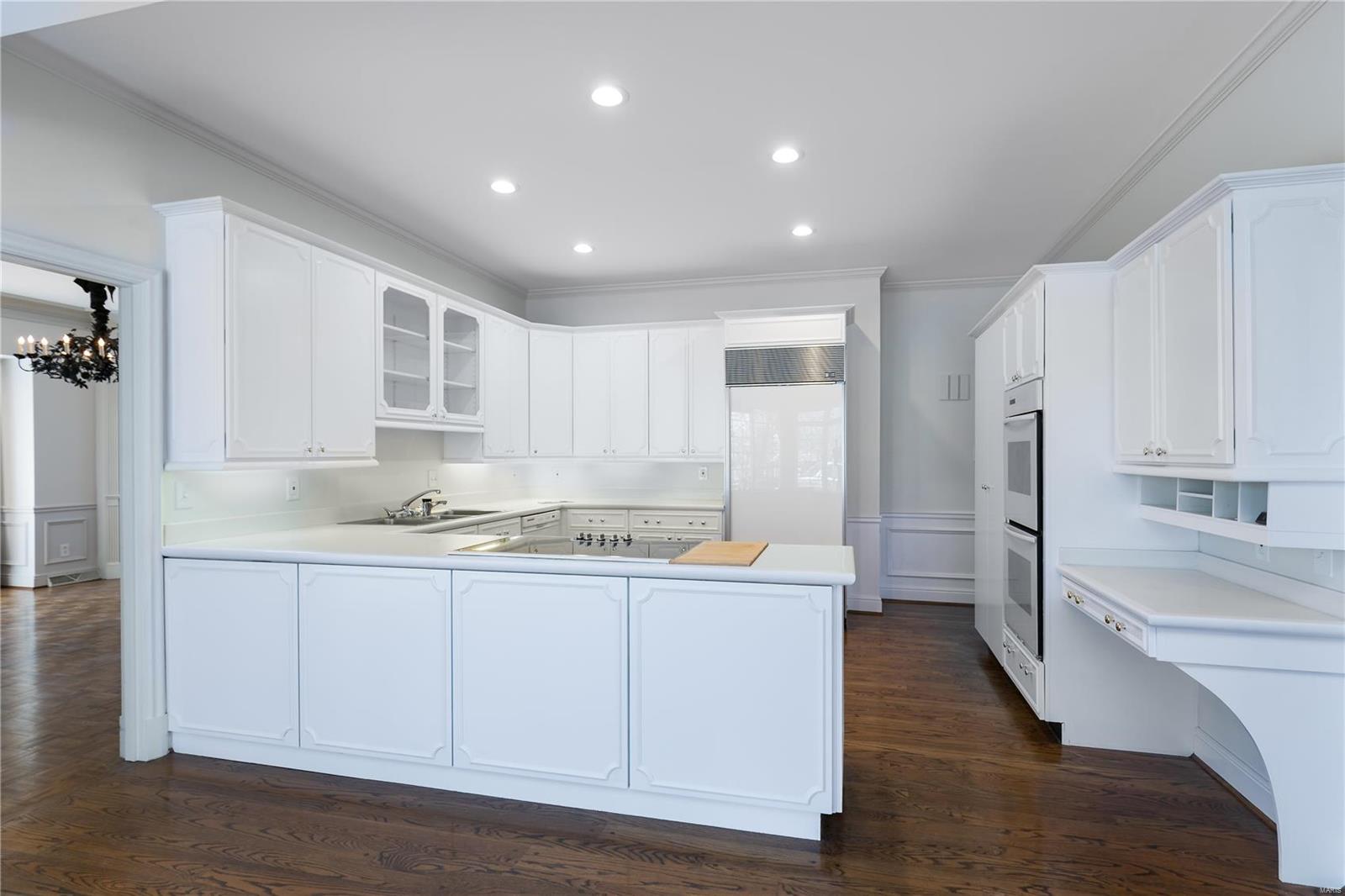 9 Woodbridge Manor Road St. Louis, MO 63141 - Photo 8 of 28 Gallery Image 8