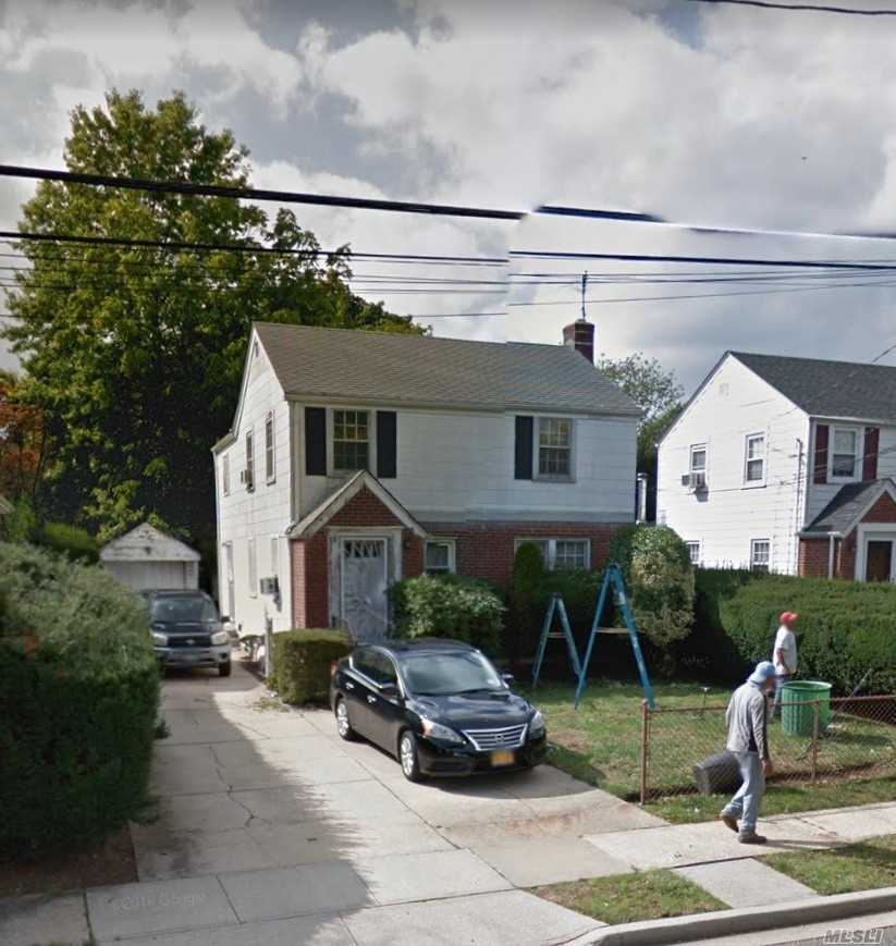 77 Hamilton Road Hempstead, NY 11550 - Photo 1 of 1
