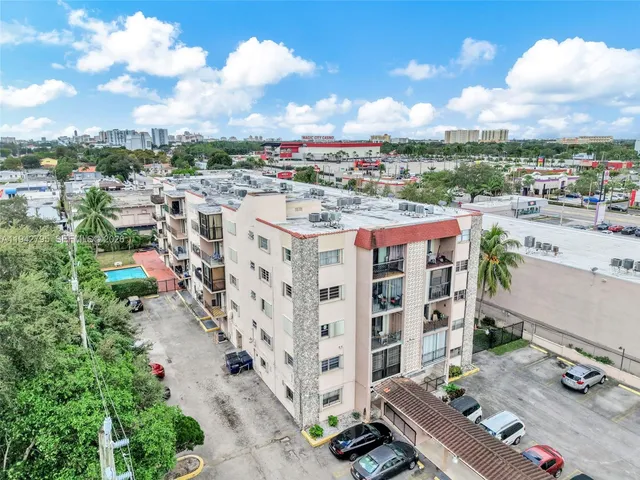 $170,000 | 3640 Northwest 9th Street, Unit 401, Miami, FL 33125