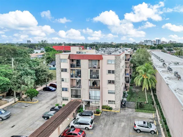 $170,000 | 3640 Northwest 9th Street, Unit 401, Miami, FL 33125