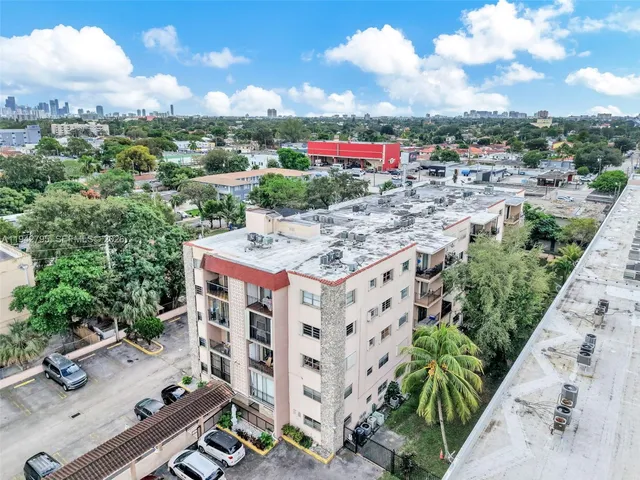 $170,000 | 3640 Northwest 9th Street, Unit 401, Miami, FL 33125