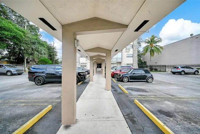 $170,000 | 3640 Northwest 9th Street, Unit 401, Miami, FL 33125