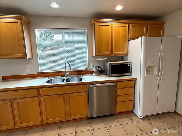 $3,995 | 11602 Southeast 193rd Place, Kent, WA 98031
