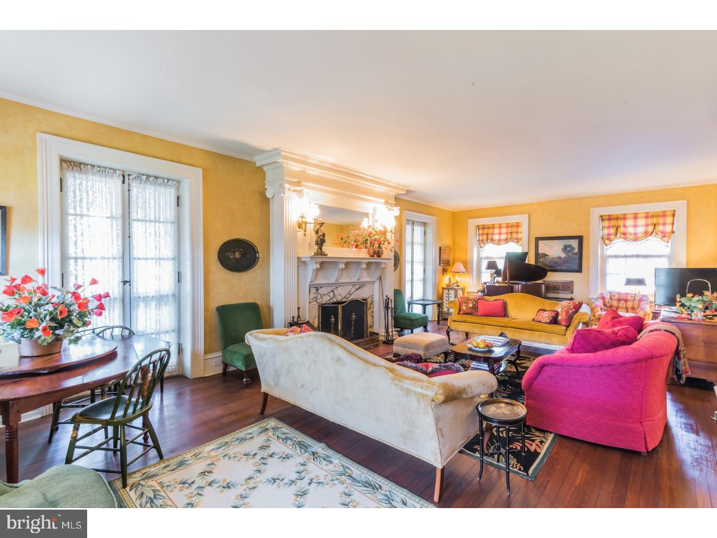 253 Wyncote Road Jenkintown, PA 19046 - Photo 4 of 25 Living Room