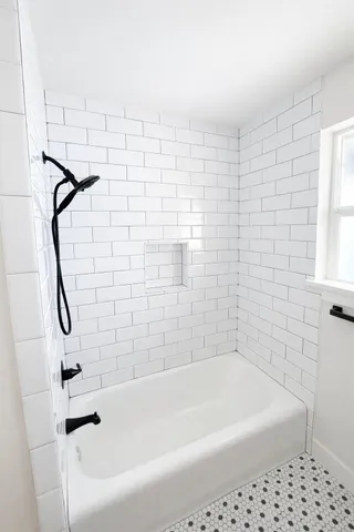 $2,200 | 2001 Brun Street, Unit 4, Houston, TX 77019