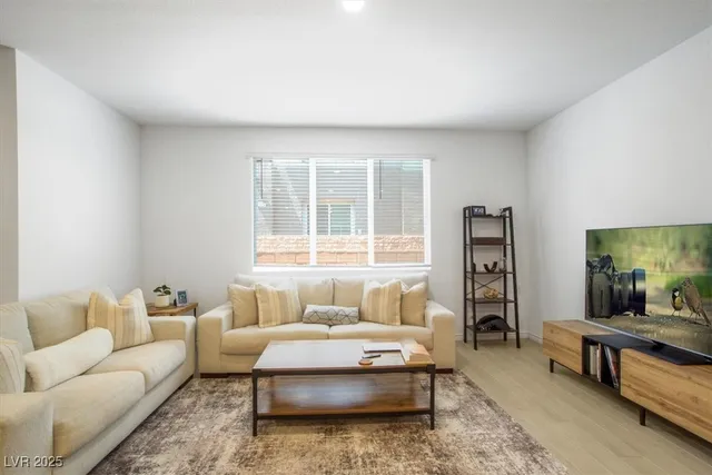 $2,000 | 1529 Eva Crossing Place, Henderson, NV 89002