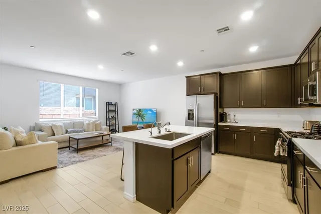 $2,000 | 1529 Eva Crossing Place, Henderson, NV 89002