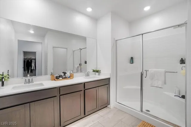 $2,000 | 1529 Eva Crossing Place, Henderson, NV 89002