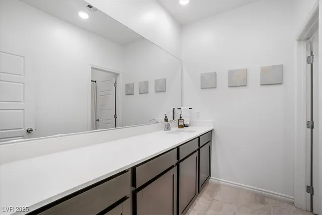 $2,000 | 1529 Eva Crossing Place, Henderson, NV 89002