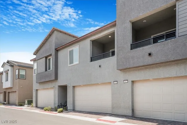 $2,000 | 1529 Eva Crossing Place, Henderson, NV 89002