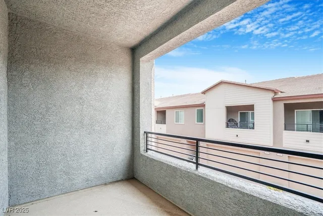 $2,000 | 1529 Eva Crossing Place, Henderson, NV 89002