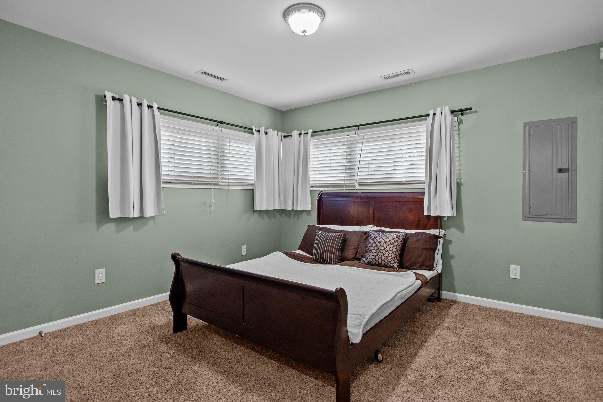 64 Valley Road Levittown, PA 19057 - Photo 21 of 32 Gallery Image 21