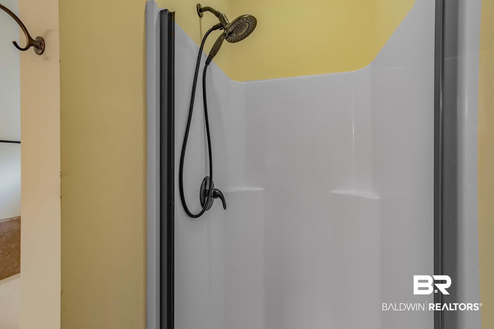 589 Turquoise Drive Fairhope, AL 36532 - Photo 18 of 34 Separte Walkin Shower