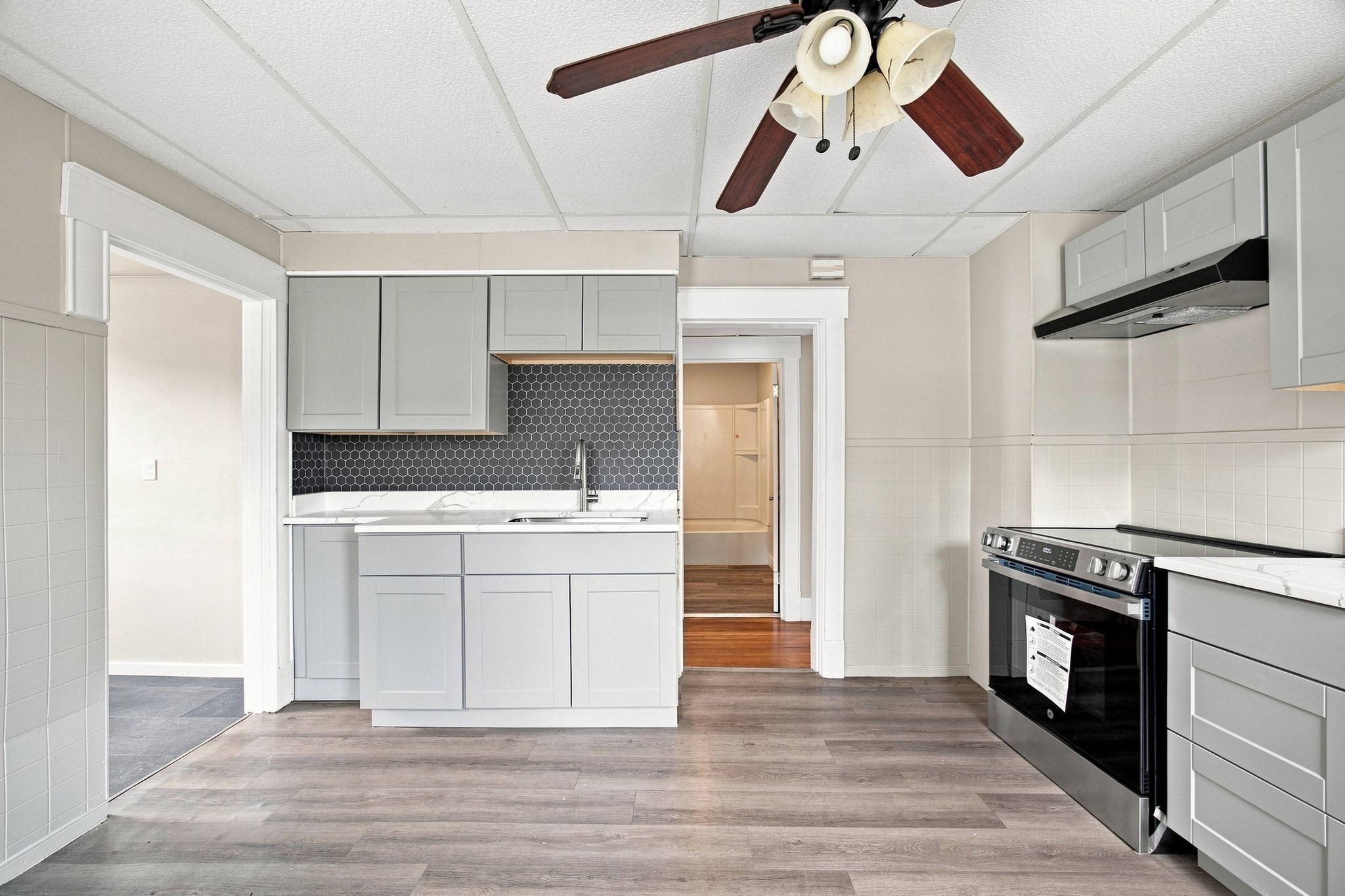 415 Orange Street Springfield, MA 01108 - Photo 4 of 14 Gallery Image 4