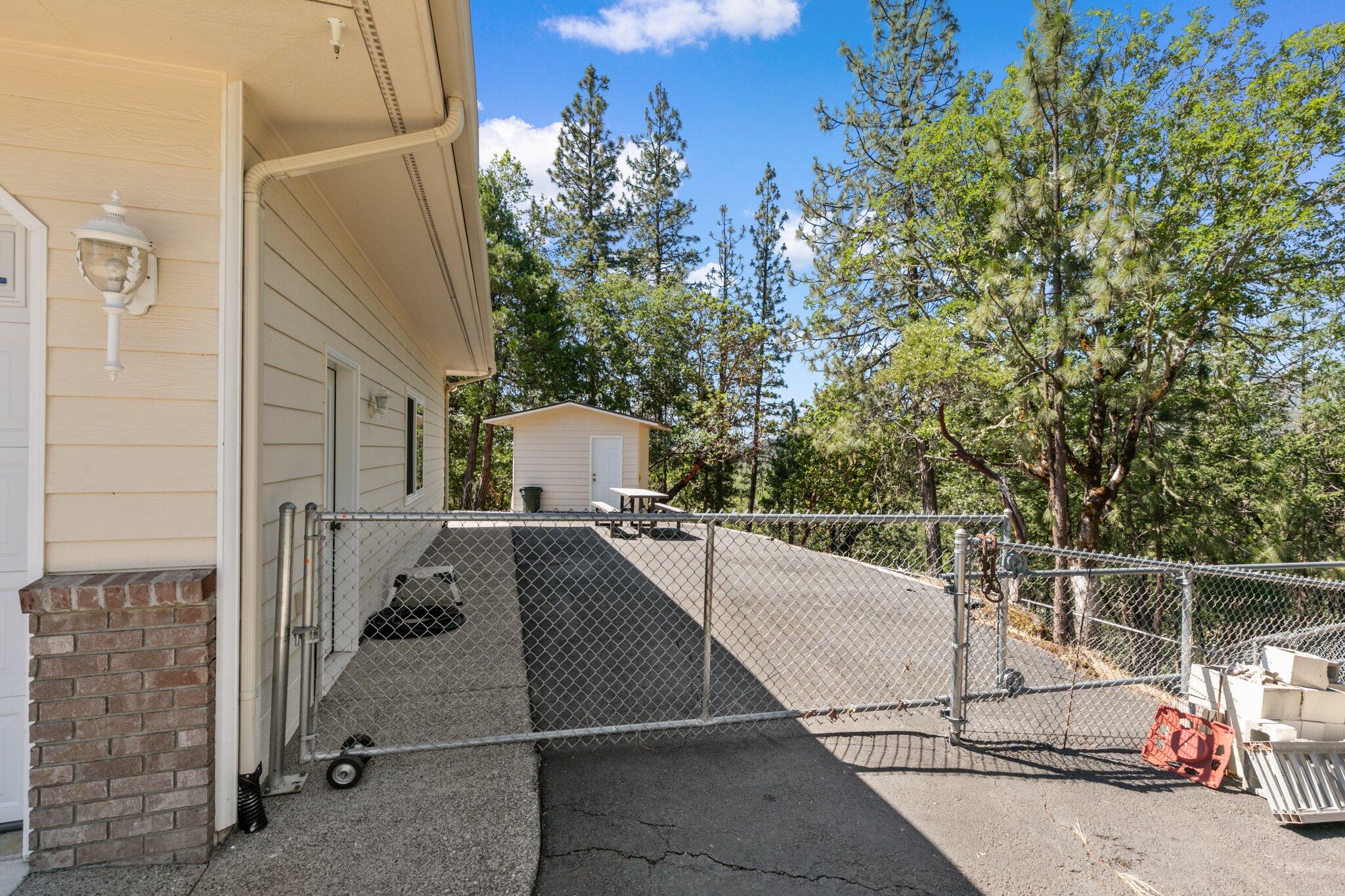 20547 Sawyer Road Shady Cove, OR 97539 - Photo 40 of 47 9-web-or-mls-WCIM0133
