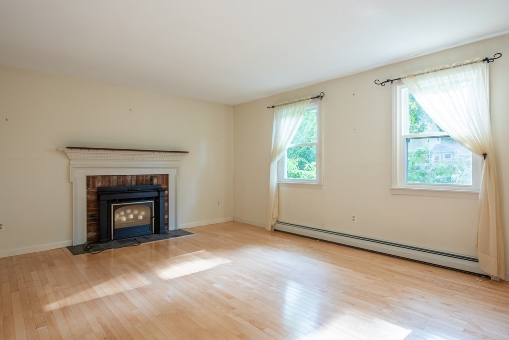 82 Aubinwood Road Amherst, MA 01002 - Photo 18 of 37